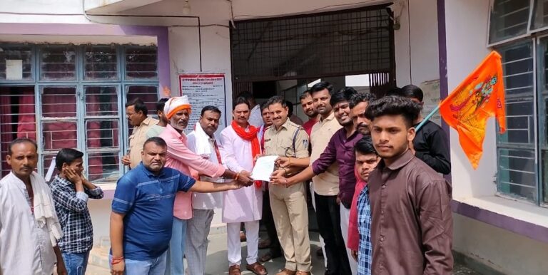 बजरंग दल ने गरबा महोत्सव में उचित व्यवस्था हेतु मुख्यमंत्री के नाम पांच सूत्रीय ज्ञापन सौपा