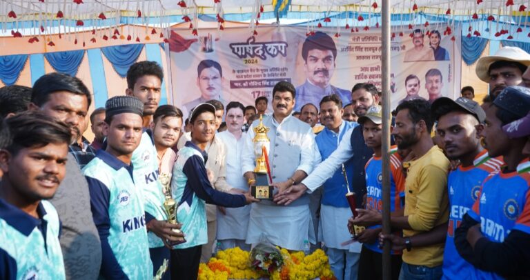 Cricket: खिलाड़ी कभी हारता नहीं है या तो जीतता है या तो सीखता है: मंत्री गोविंद राजपूत