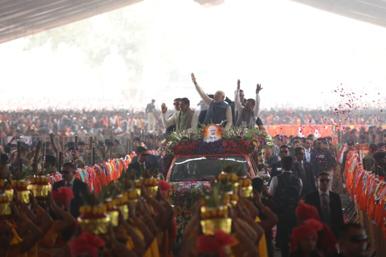 Pm modi: खजुराहो पहुंचे पीएम मोदी,हुआ भव्य स्वागत