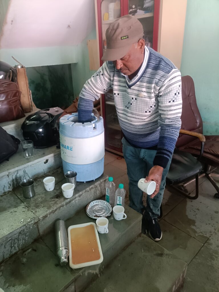 मप्र।जब प्राचार्य को धोने पड़े झूठे कप,चपरासी ने कहा यह हमारा काम नहीं।