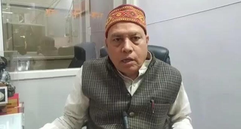 सागर: अब पत्रकारों ने किया चक्काजाम,विधायक लारिया ने कहा #खनिज अधिकारी पर हो एफआईआर; सीएम को लिखा पत्र