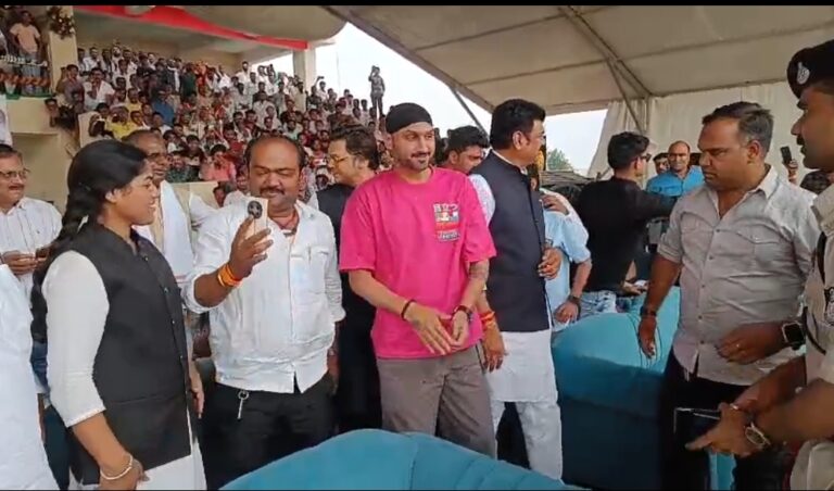 मप्र के सागर पहुंचे  क्रिकेटर हरभजन सिंह भज्जी,