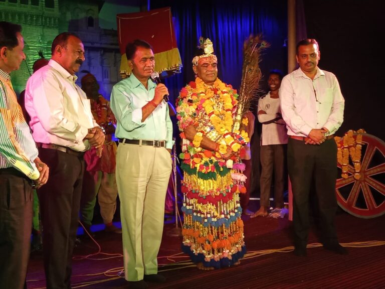 मप्र:गौ वंश को बचाने का संदेश लिए मोनिया नृत्य नाटिका की प्रस्तुति देश भर में  दे चुके  उमेश वैद्य,