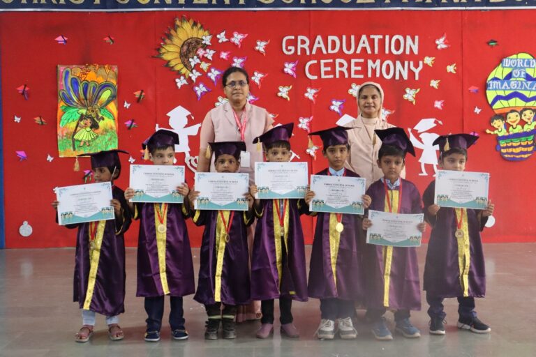 क्राइस्ट कान्वेंट स्कूल में हुआ दीक्षांत समारोह