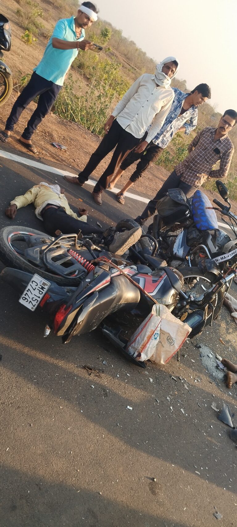 सड़क दुर्घटना,तीन की मौत एक घायल