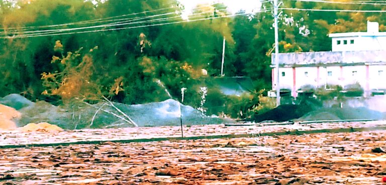 अरे दादा..! खेत नहीं,फसल नहीं फिर भी चल रहे स्प्रिंगकिलर,