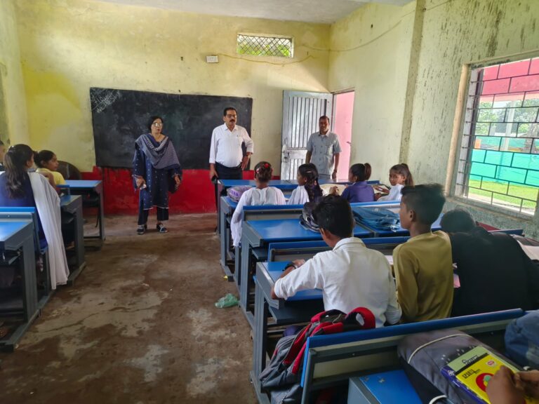 सागर: deo के निरीक्षण में10 शिक्षक मिले अनुपस्थित,होगी कार्यवाही