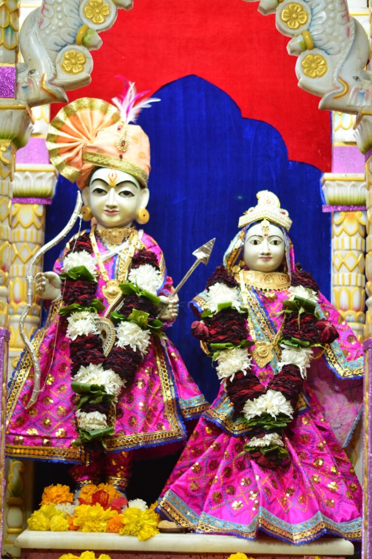 विवाह पंचमी पर बुंदेली परंपरा से यहां होगा होगा श्रीराम जानकी विवाह,ऐरावत हाथी,घोड़े डीजे विभिन्न झांकियां होगी बारात में शामिल