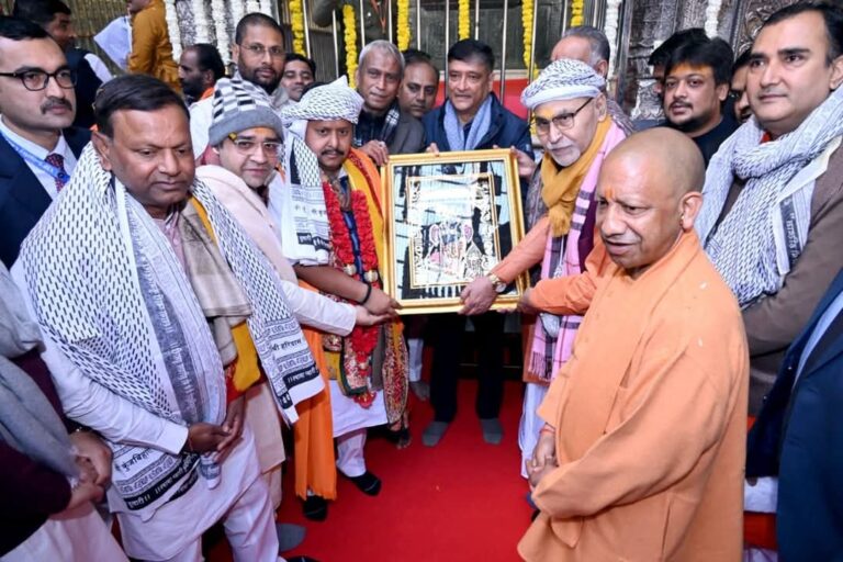 भक्ति के साथ नई पारी का आगाज: भाजपा के नवनियुक्त राष्ट्रीय अध्यक्ष नितिन नवीन ने किए बांके बिहारी के दर्शन