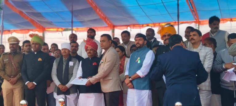 एमपी: गणतंत्र दिवस पर सागर जिले से 59 अधिकारी कर्मचारी हुए पुरस्कृत,देखे सूची