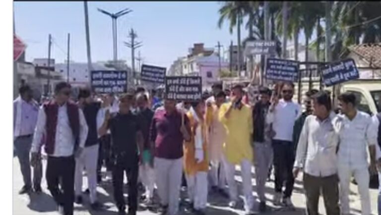 करणी सेना की हुंकार: “वापस हो काला कानून”