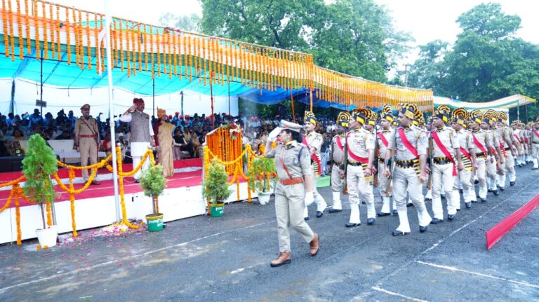 सागर में 80वें स्वतंत्रता दिवस समारोह का भव्य आयोजन, मंत्री श्री गोविंद सिंह राजपूत ने किया ध्वजारोहण