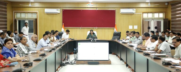 स्वामित्व अधिकार अभिलेख निष्पादन एवं पंजीयन-2026 योजना का 17 सितम्बर से होगा क्रियान्वयन, तहसीलदार एवं नायब तहसीदार को दिया गया प्रशिक्षण