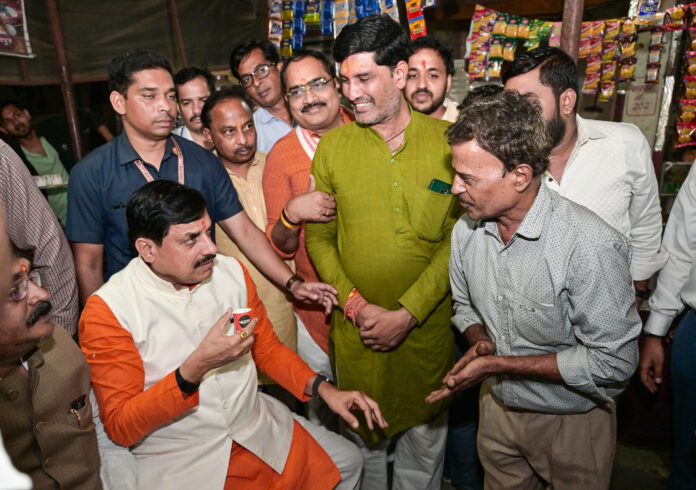 cm yadav with tea barela mp